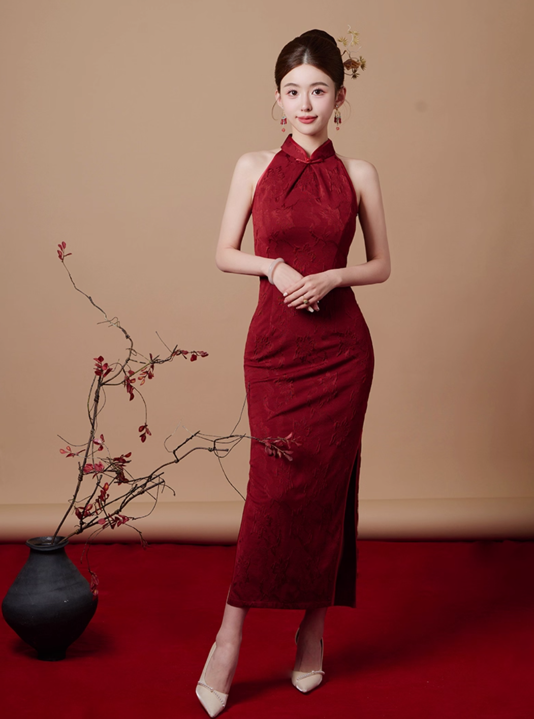 a wine-red jacquard Qipao dress 
