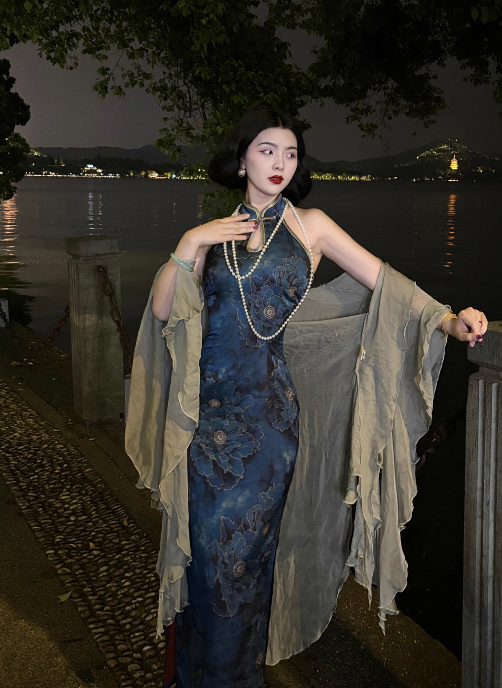 Butterfly Sheer Layered Shawl – Lightweight Flowing Overlay